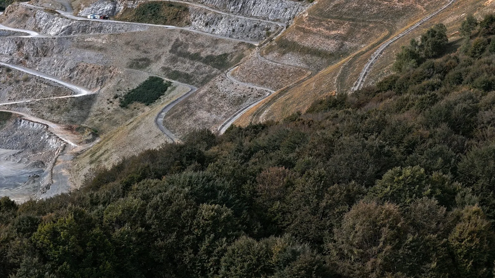 Fotografía de archivo ilustrativa: cantera en Italia, Cosmin Andrei Buzamat / Unsplash.