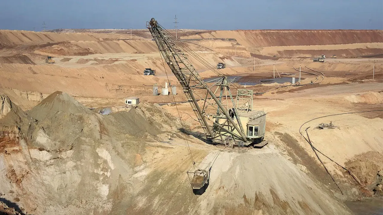 Minería: dictamen de mayoría para sumar tierras raras al Código y sin el RIGI