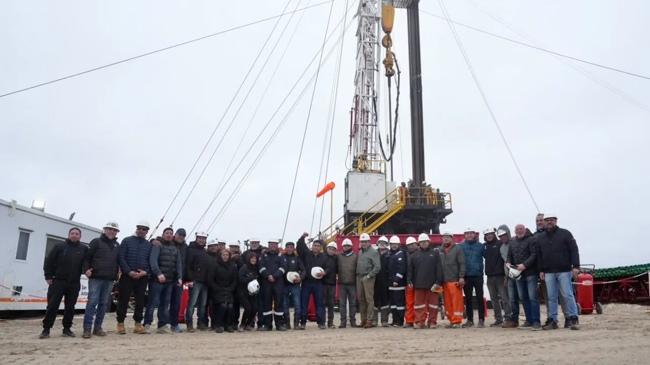 Crown Point perfora tres pozos en Santa Cruz y apunta a la formación D-129